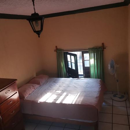 Hostal Guadalajara Exteriör bild