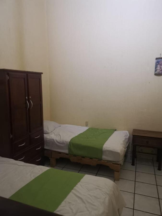 Hostal Guadalajara Exteriör bild