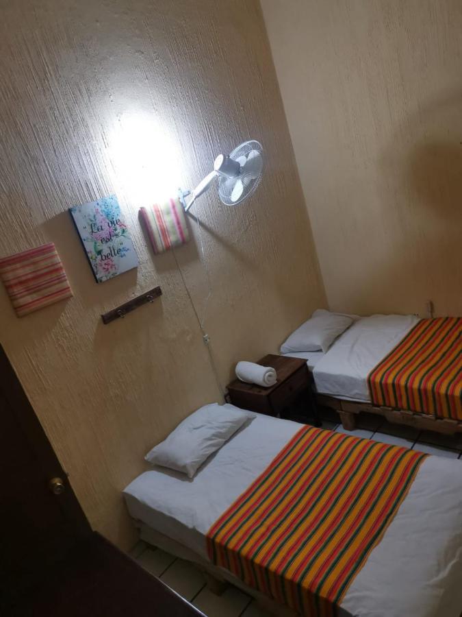 Hostal Guadalajara Exteriör bild