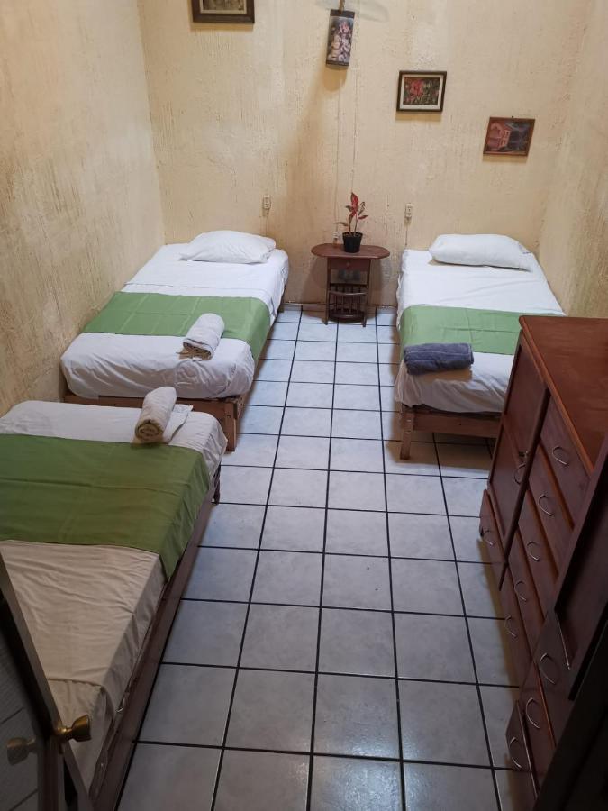 Hostal Guadalajara Exteriör bild